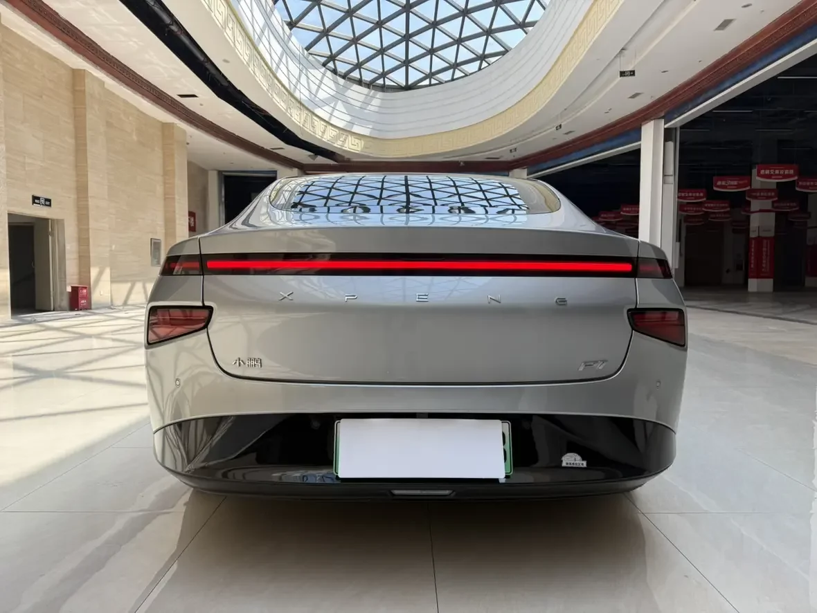 XPeng P7