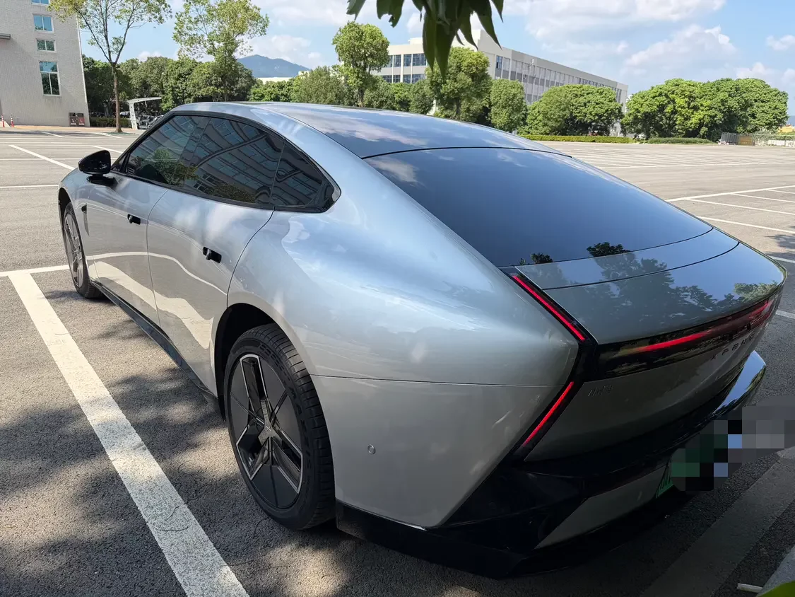 XPeng P7