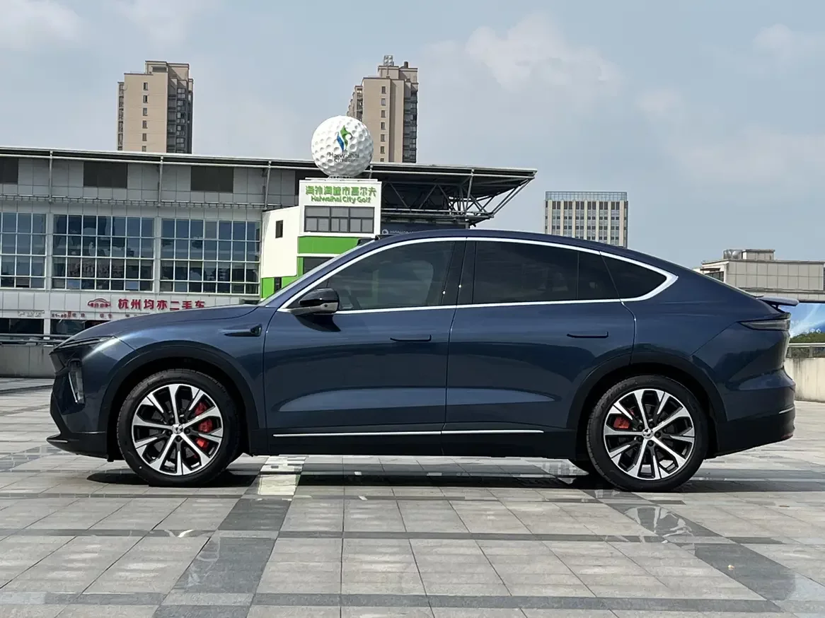 NIO EC7