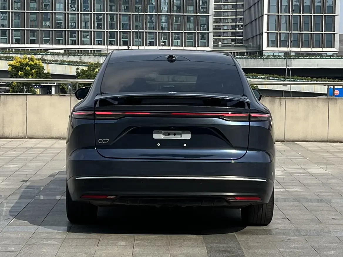 NIO EC7