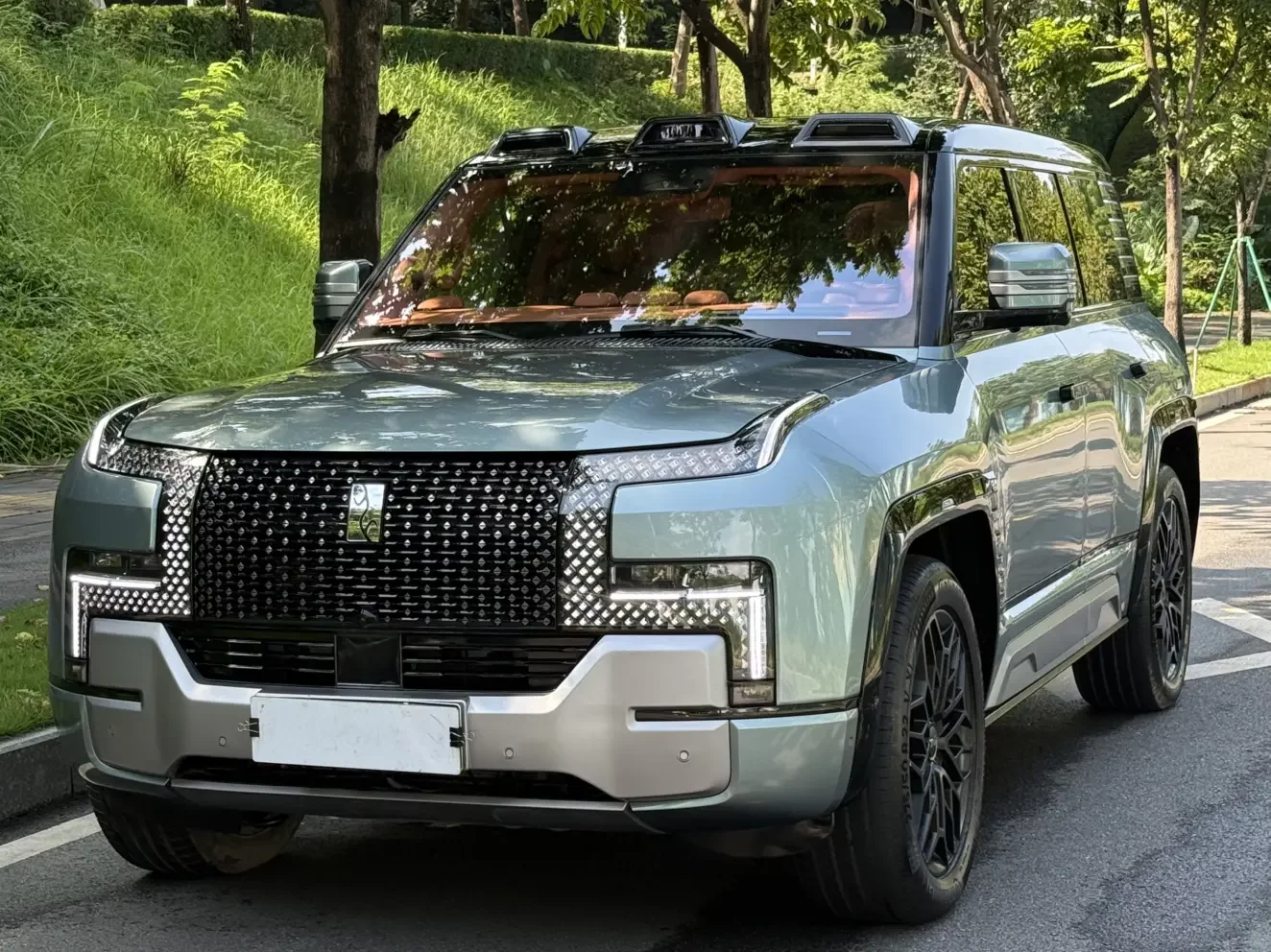BYD Yangwang U8