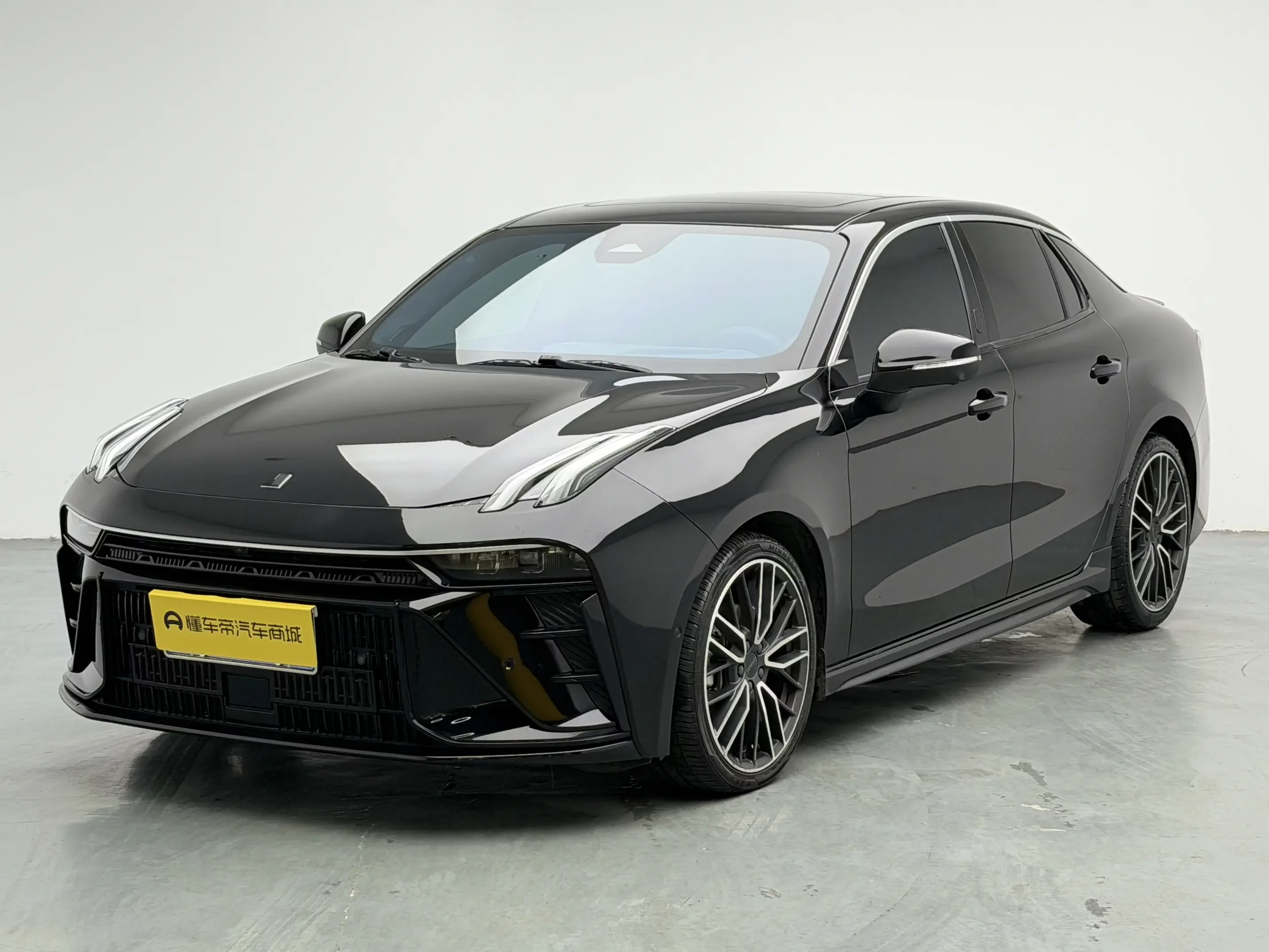 Lynk & Co 03