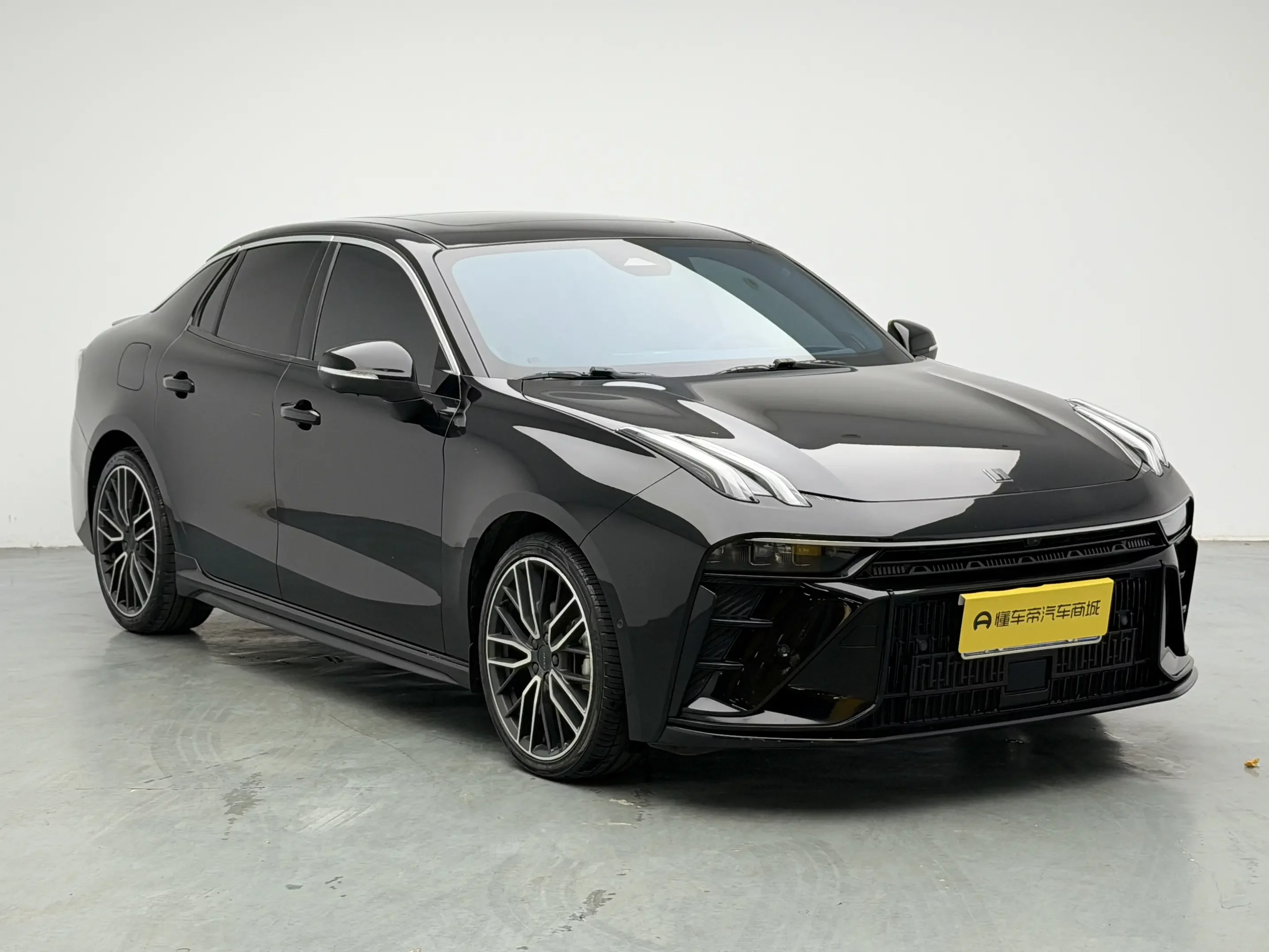 Lynk & Co 03