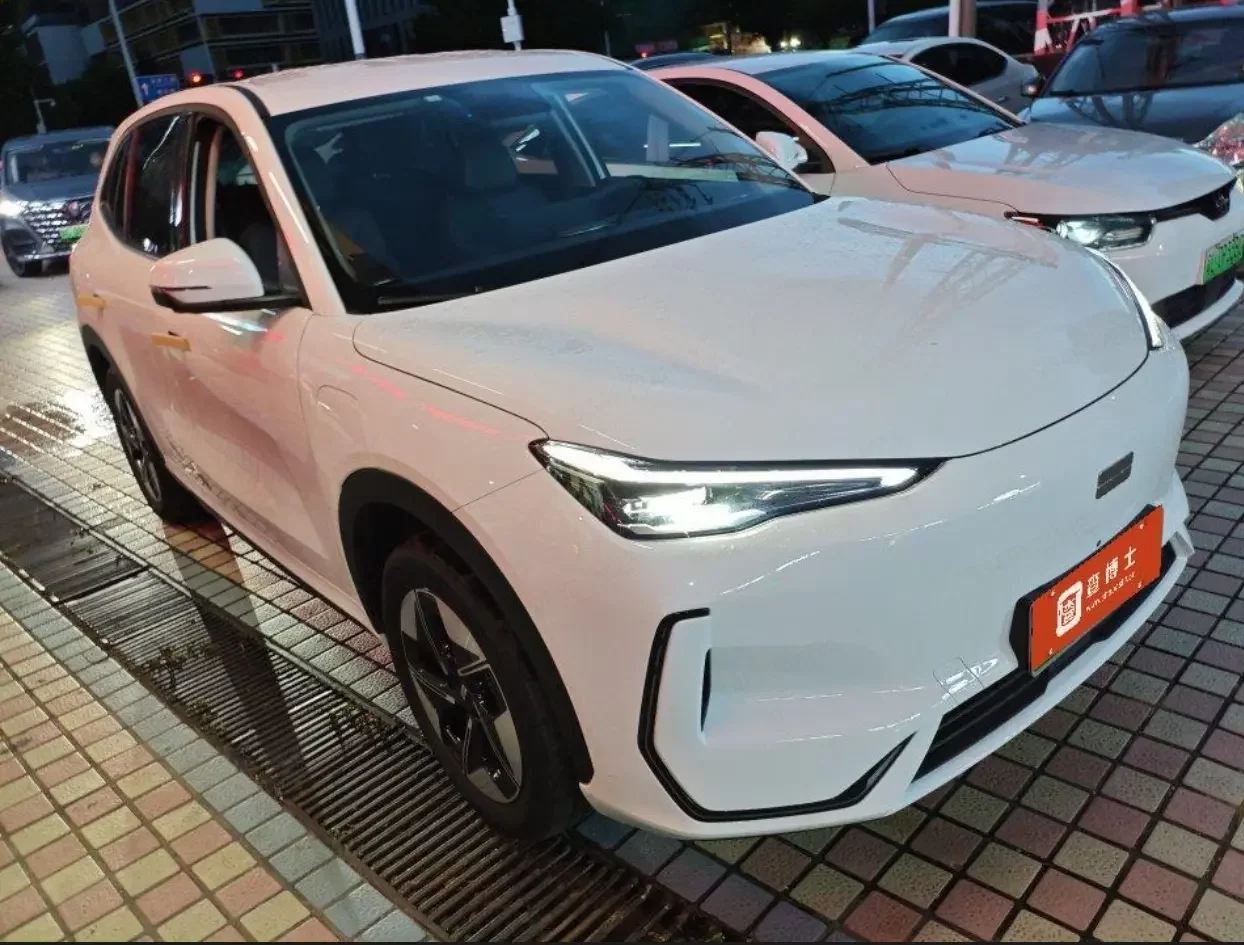 Geely Galaxy E5