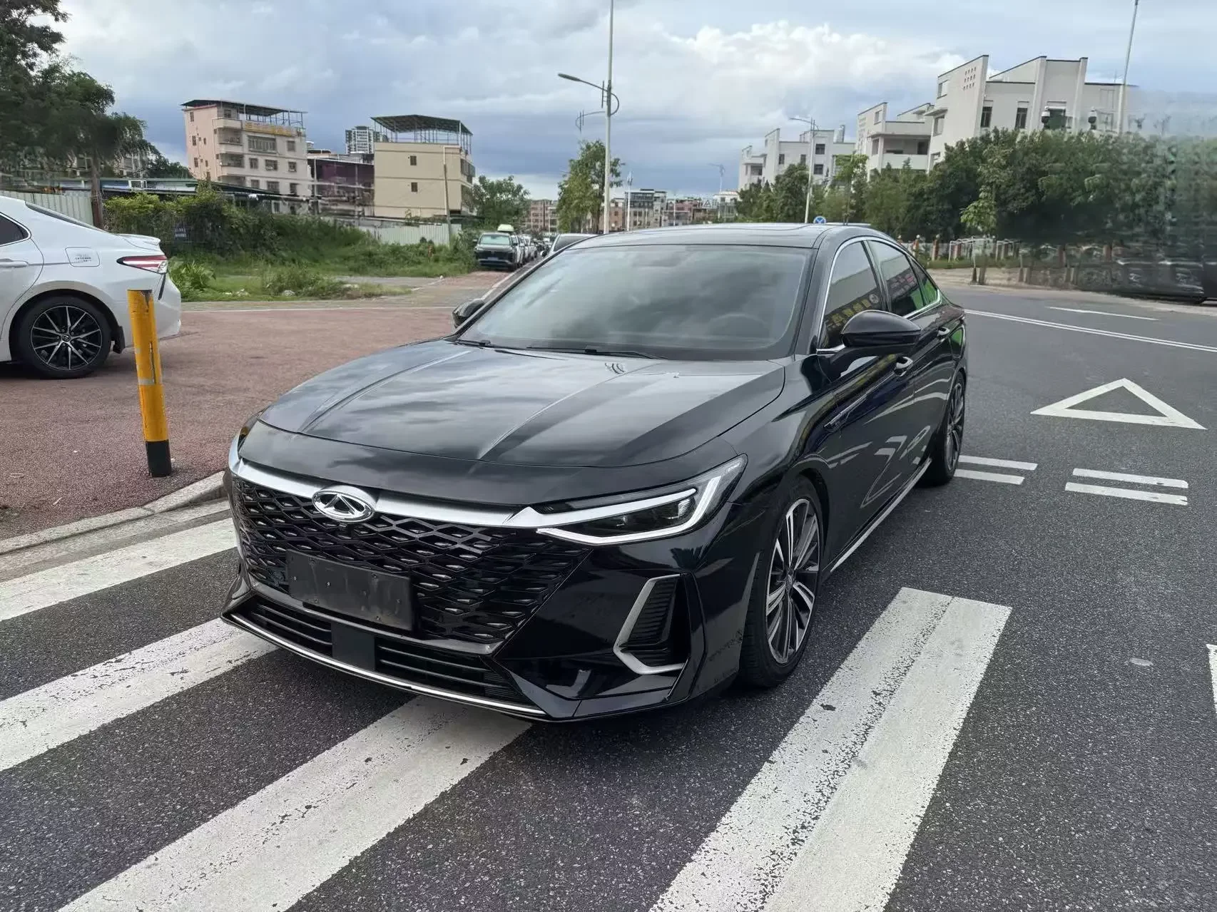 Chery Arrizo 8