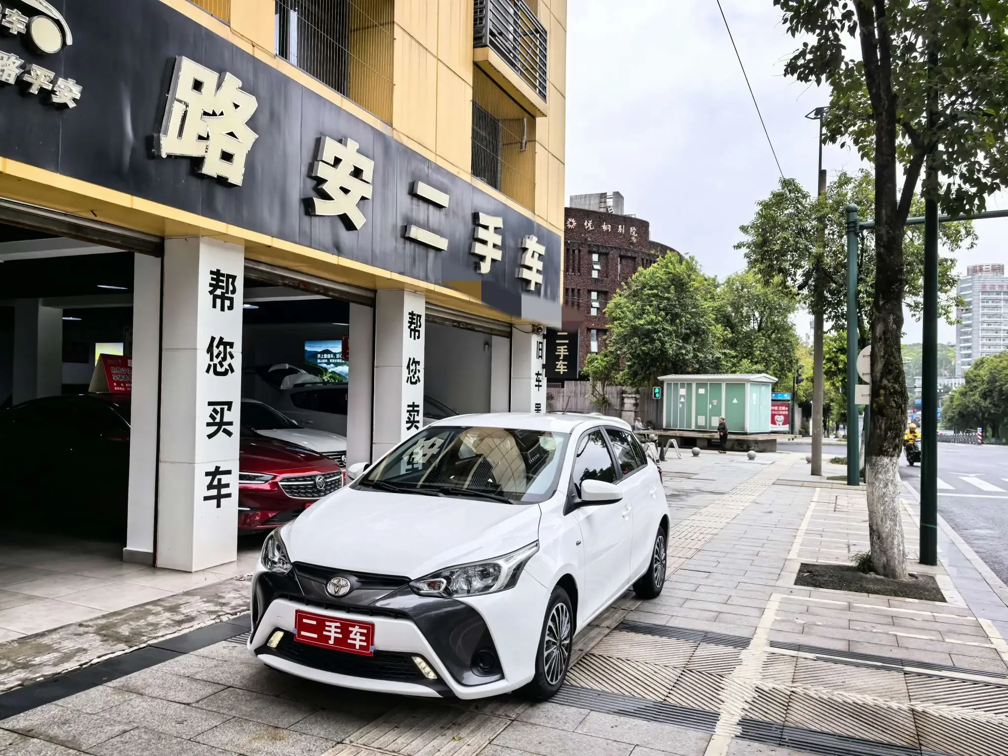 Toyota Yaris L
