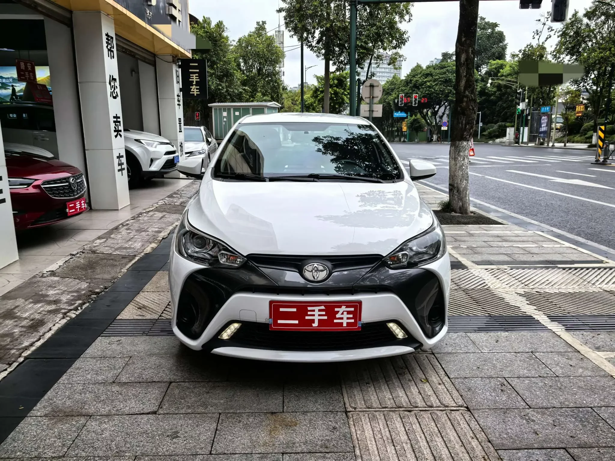 Toyota Yaris L