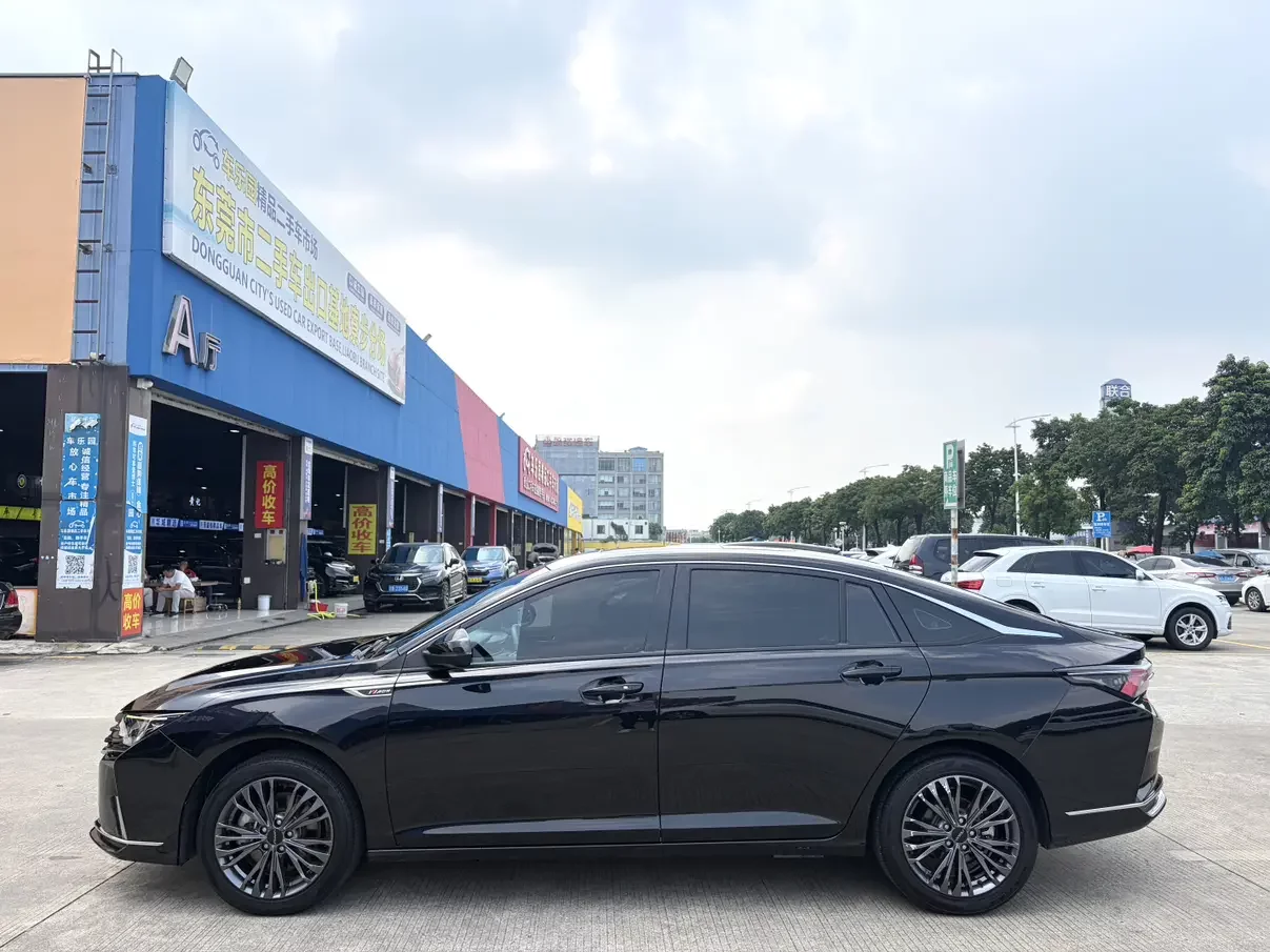Dongfeng Yixuan MAX