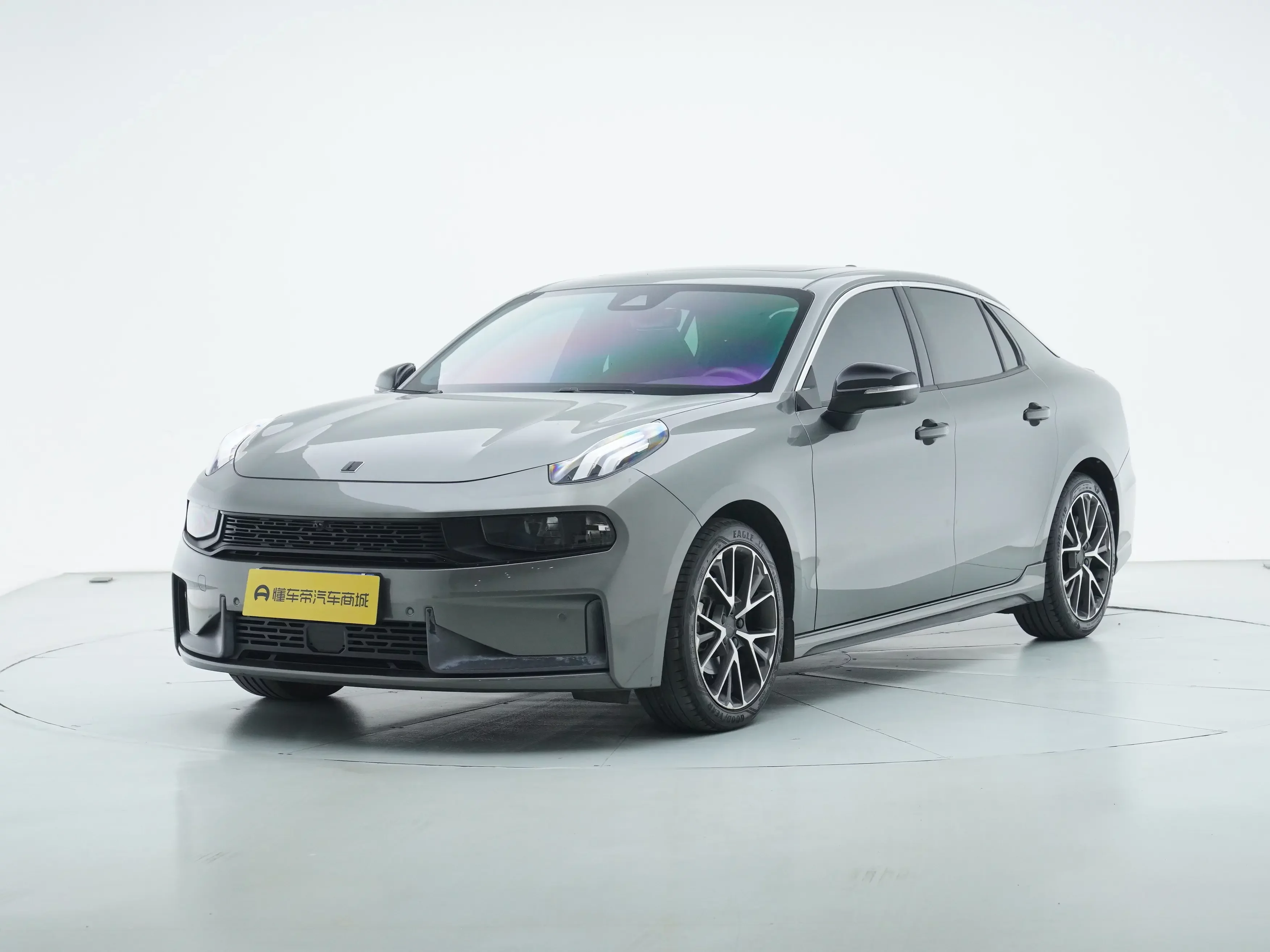 Lynk & Co 03