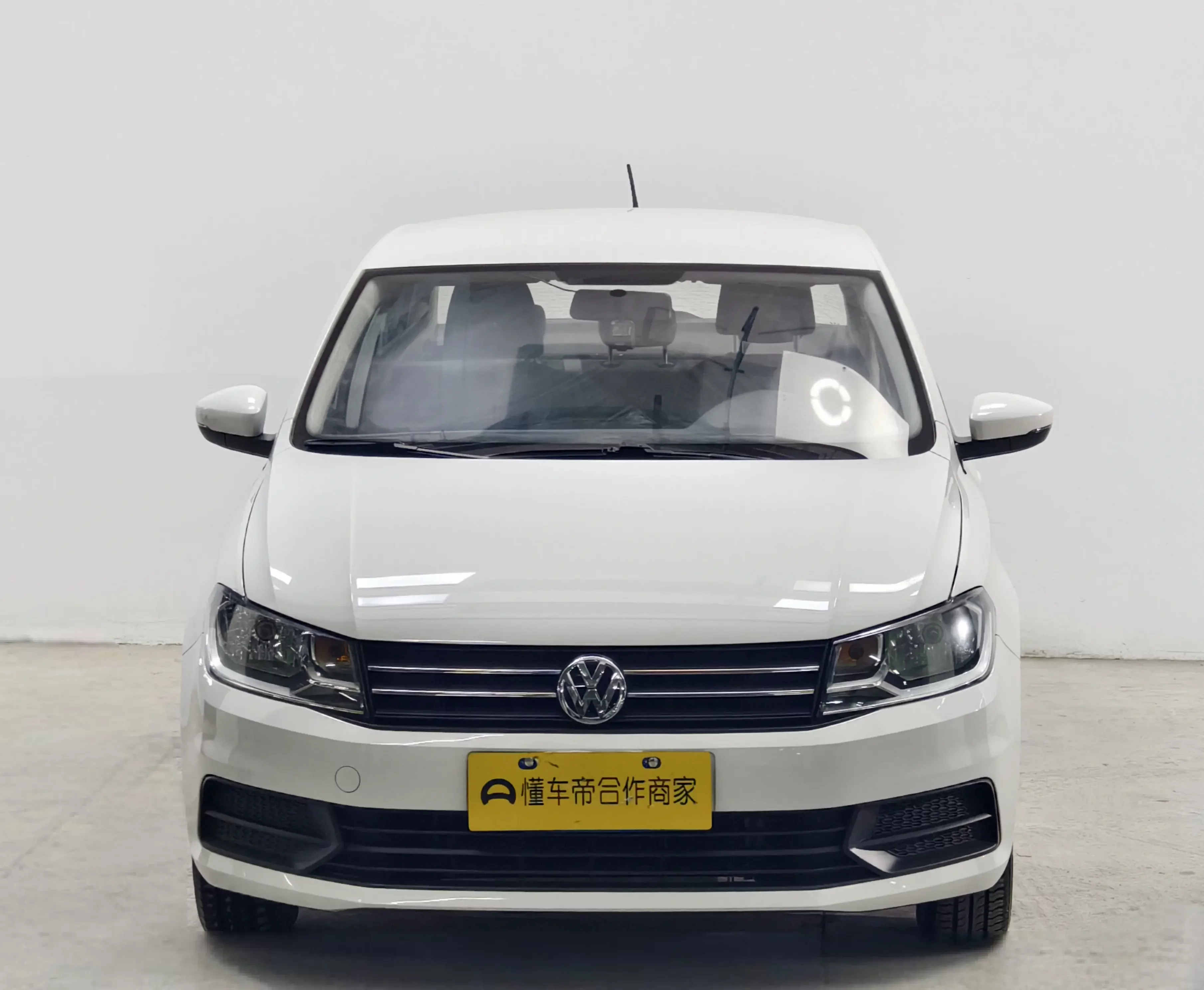 Volkswagen Santana  из Китая