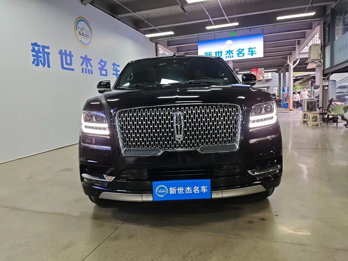 Lincoln Navigator