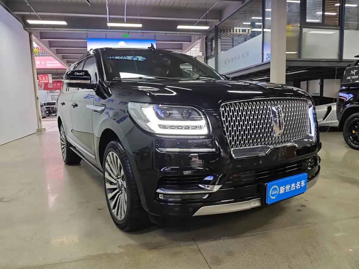 Lincoln Navigator