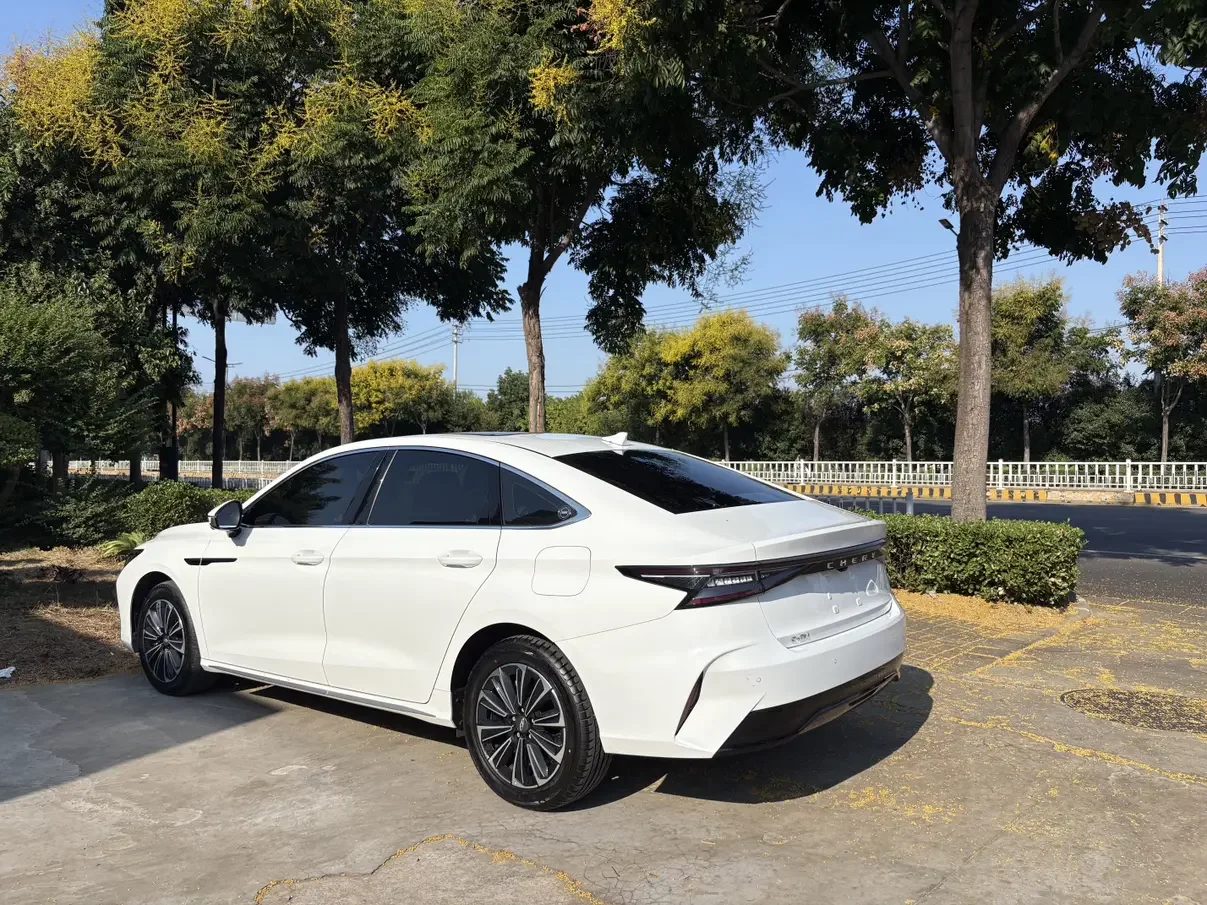 Chery Fengyun A8