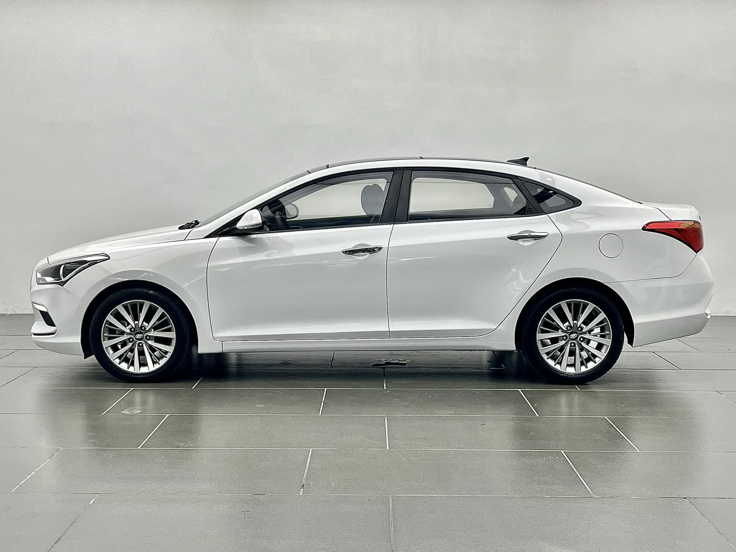 Hyundai Mistra