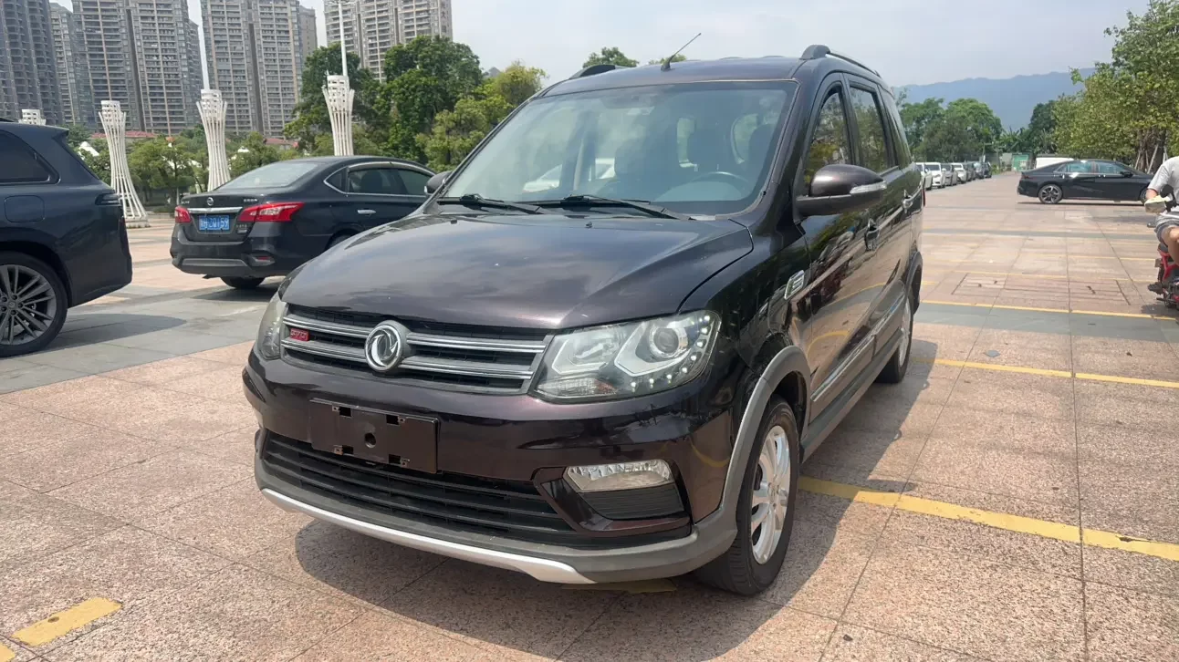 Dongfeng Fengon 370