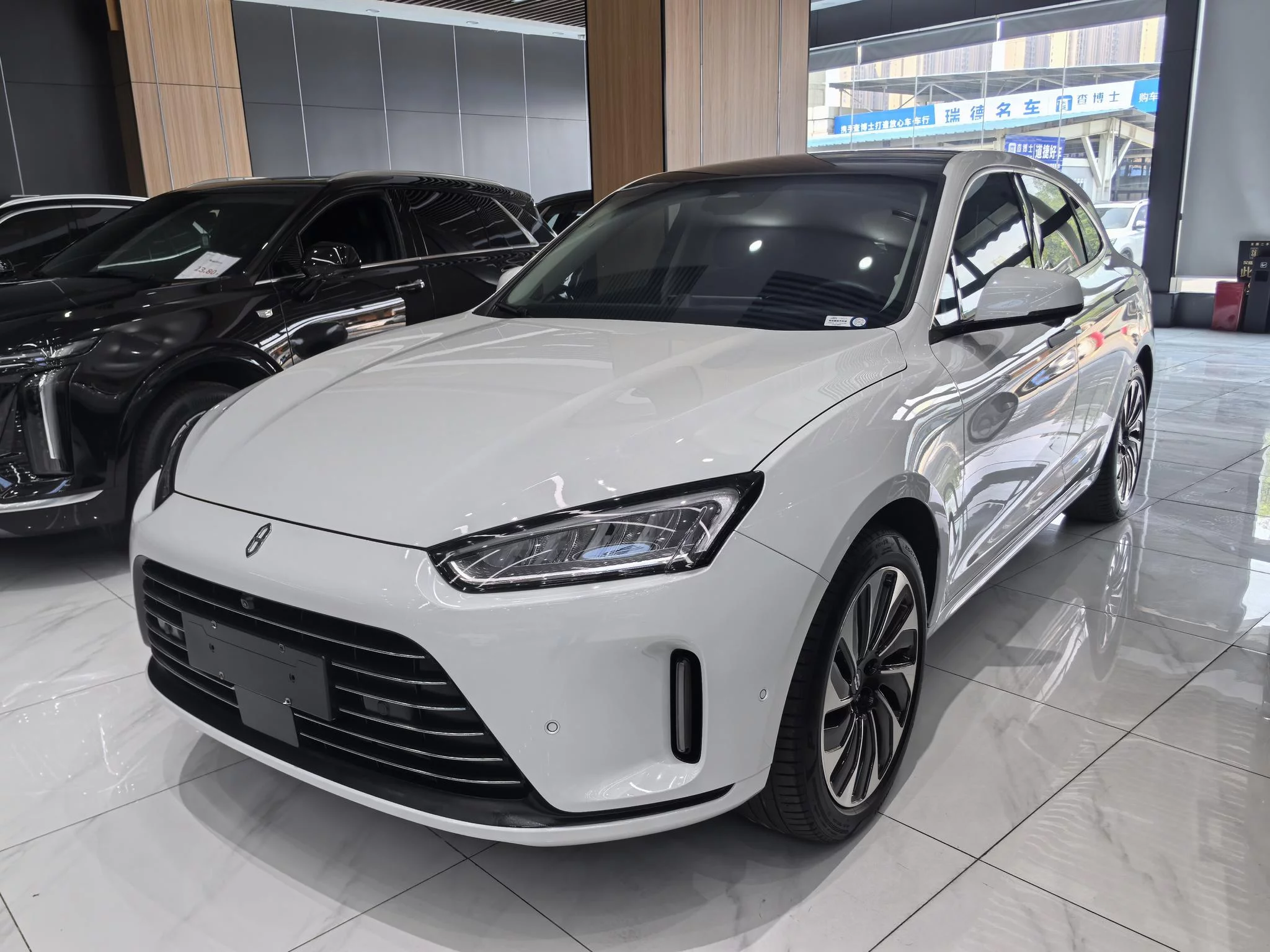AITO M5