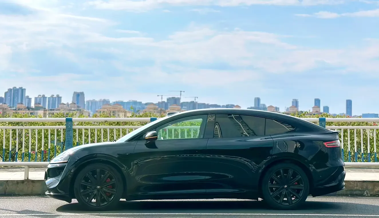 Luxeed Zhijie R7