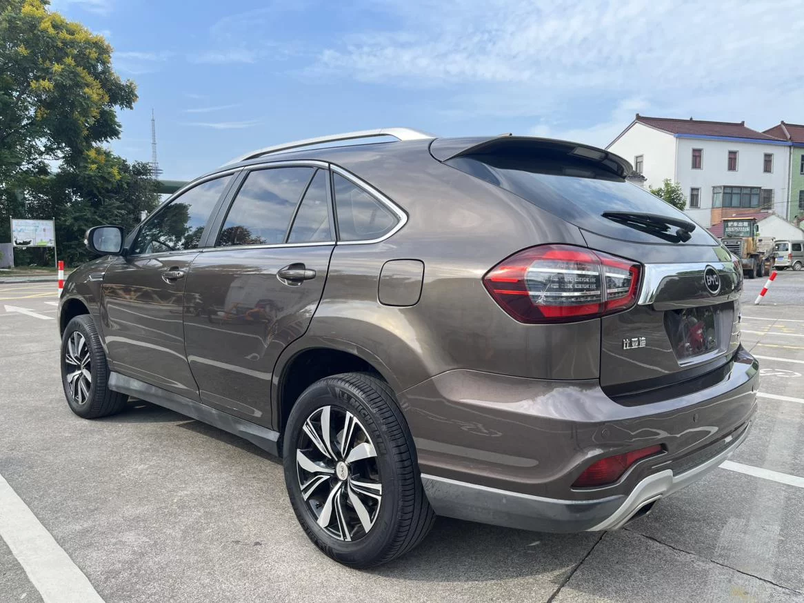 BYD S7