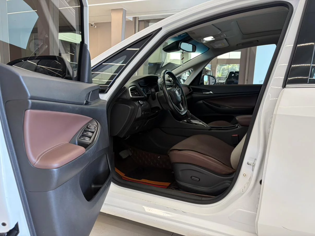 Buick GL6