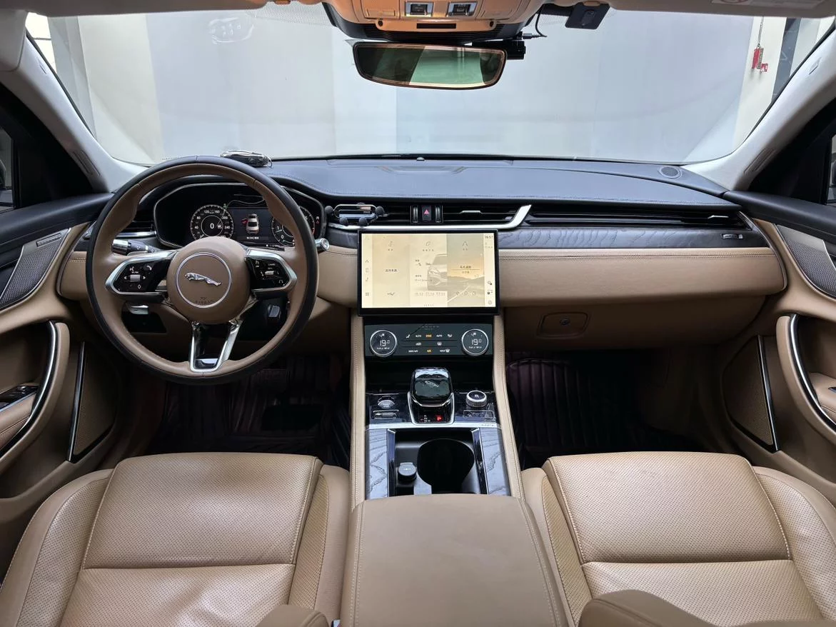 Jaguar XFL