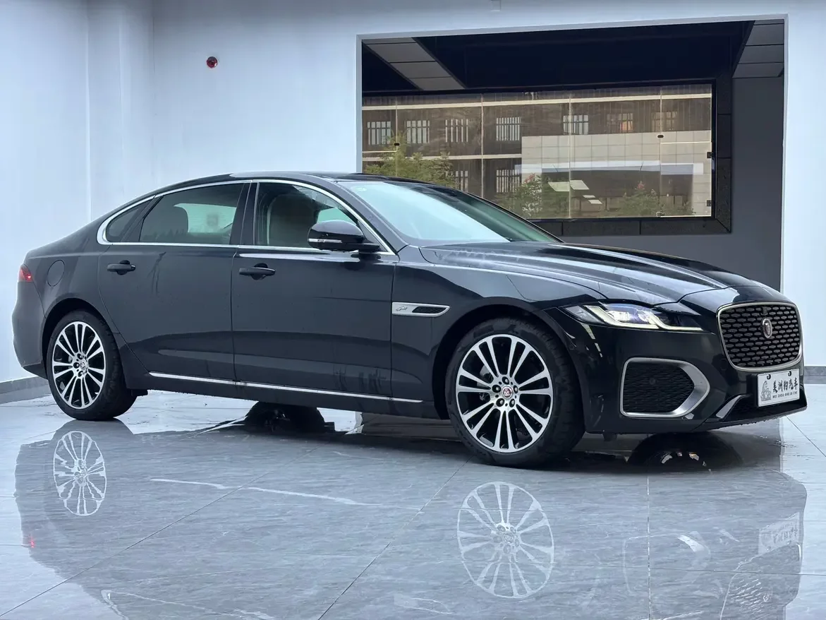 Jaguar XFL