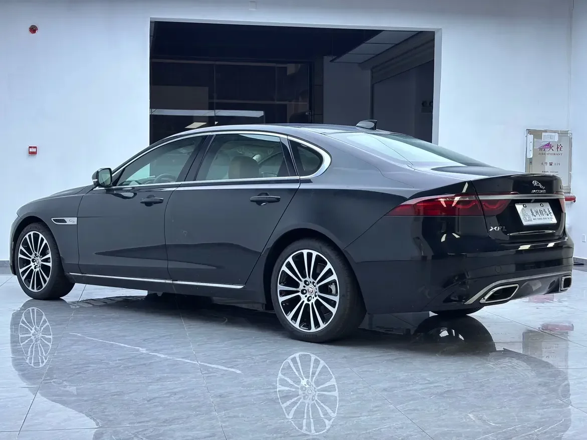 Jaguar XFL