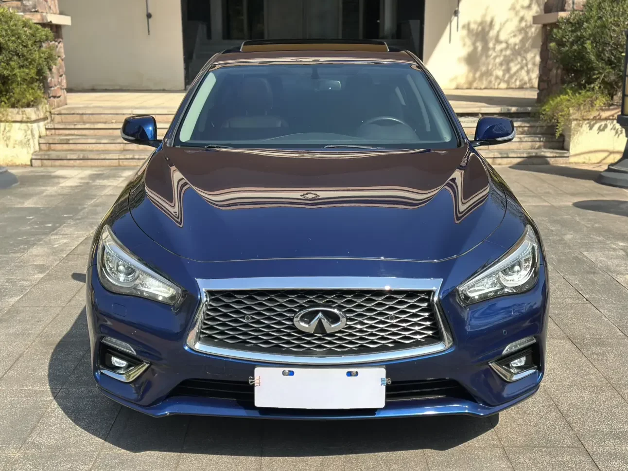 Infiniti Q50L