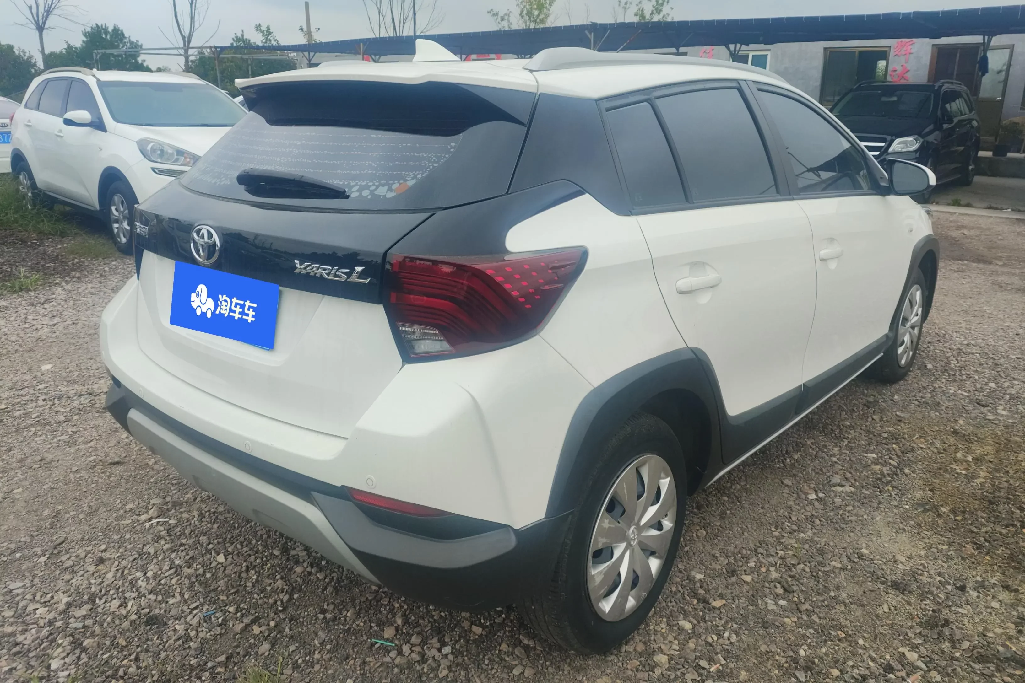 Toyota Yaris L
