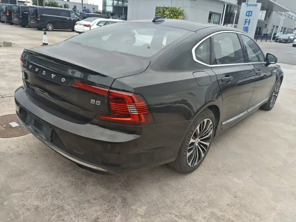 Volvo S90
