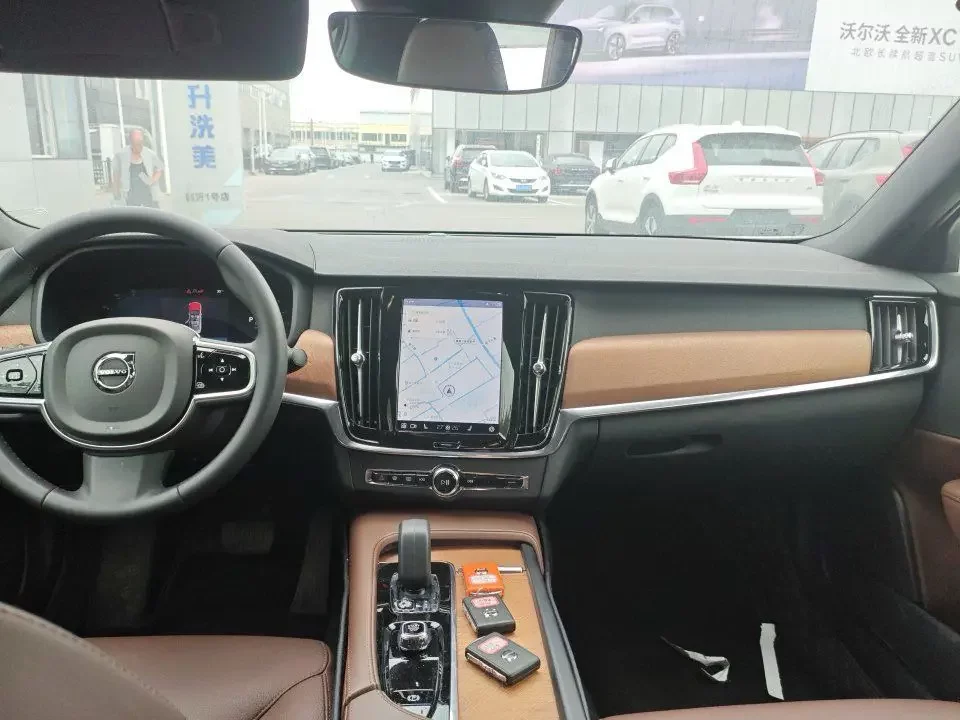 Volvo S90