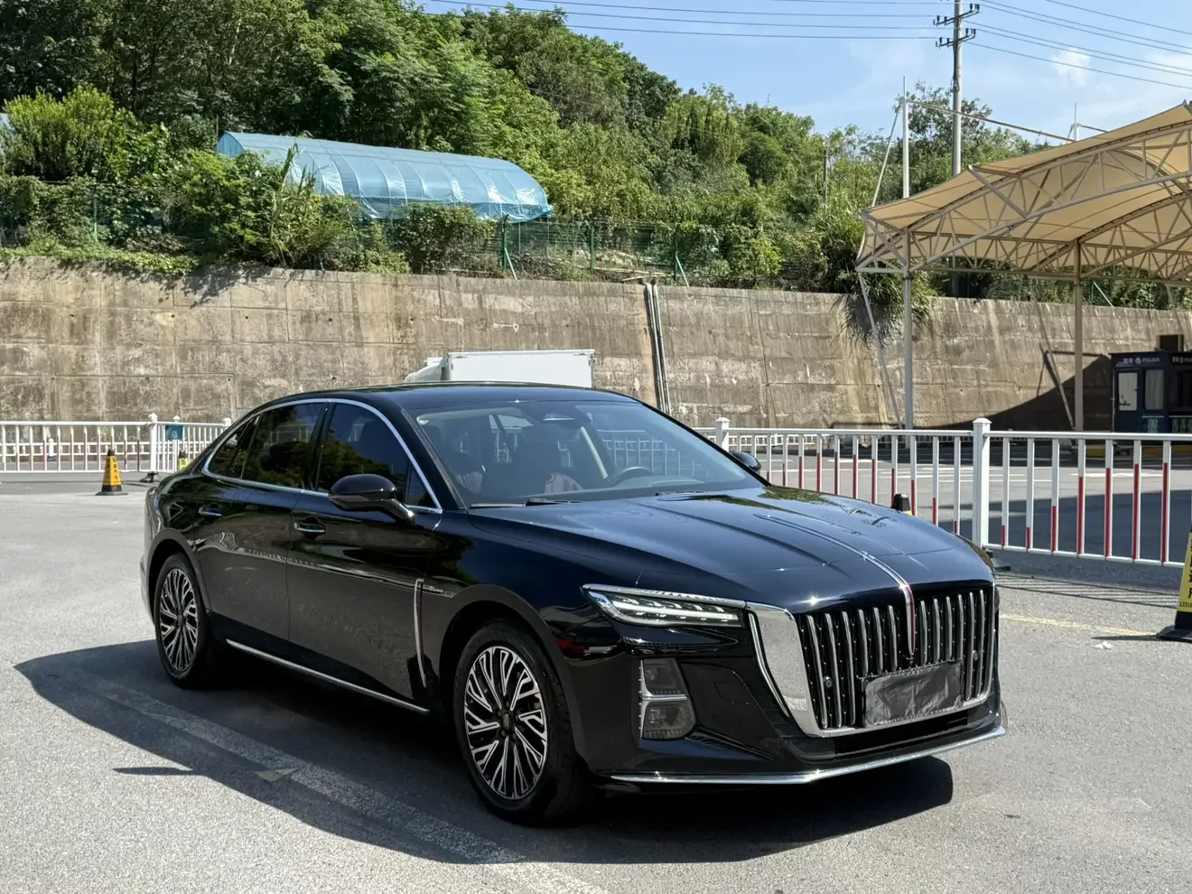 Hongqi H5