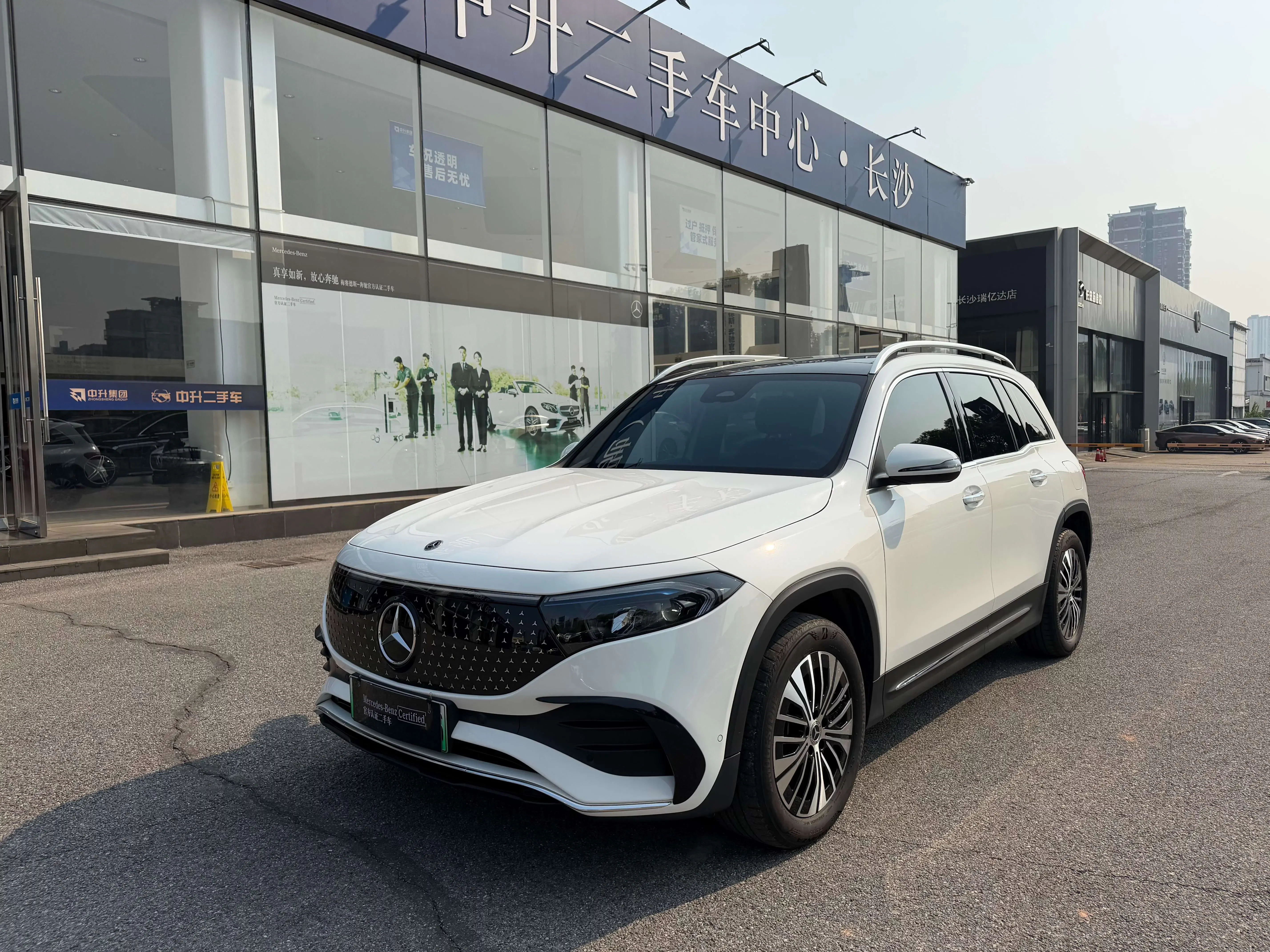 Mercedes-Benz EQB