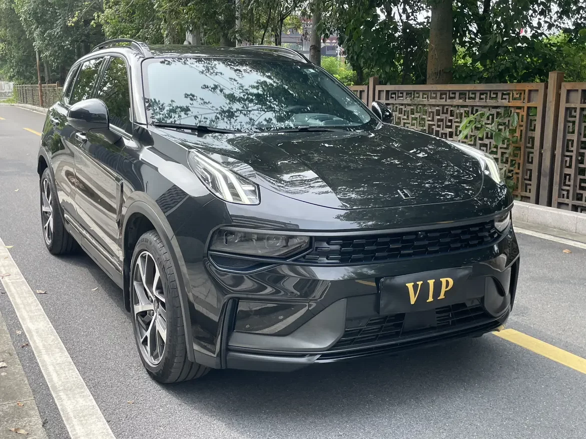 Lynk & Co 01