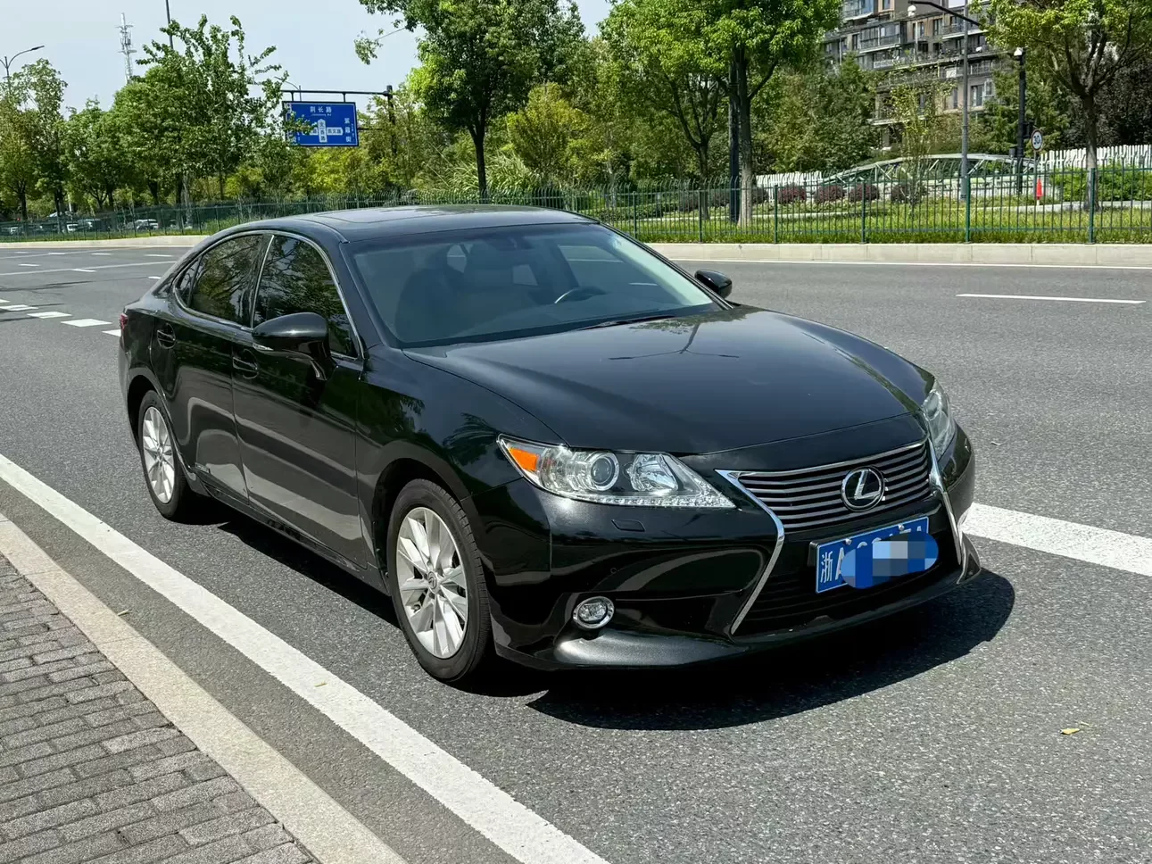 Lexus ES