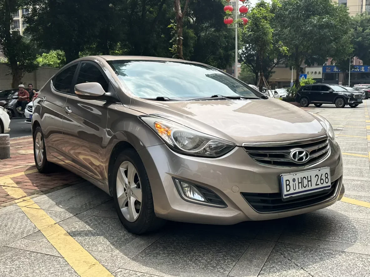 Hyundai Elantra