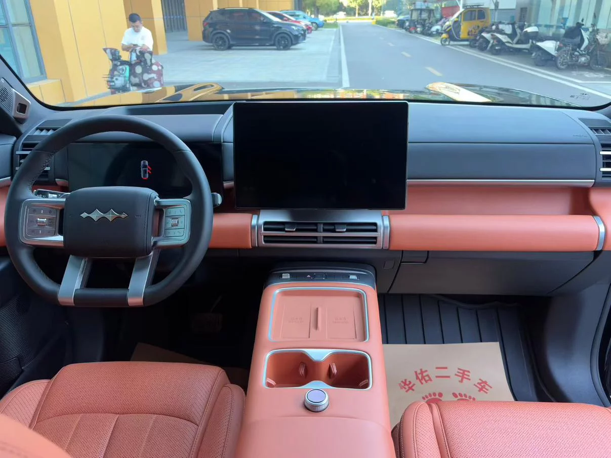 BYD Leopard Titanium 7 PHEV