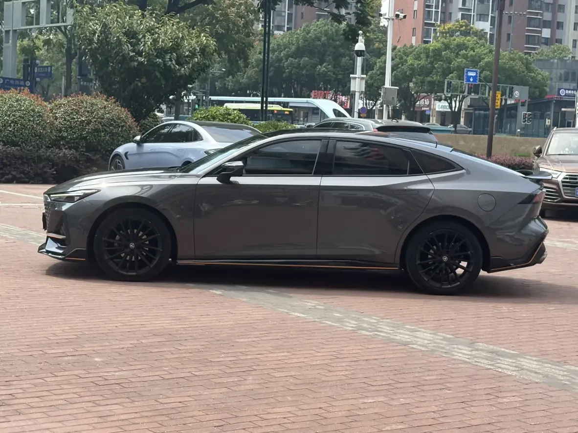 Changan UNI-V