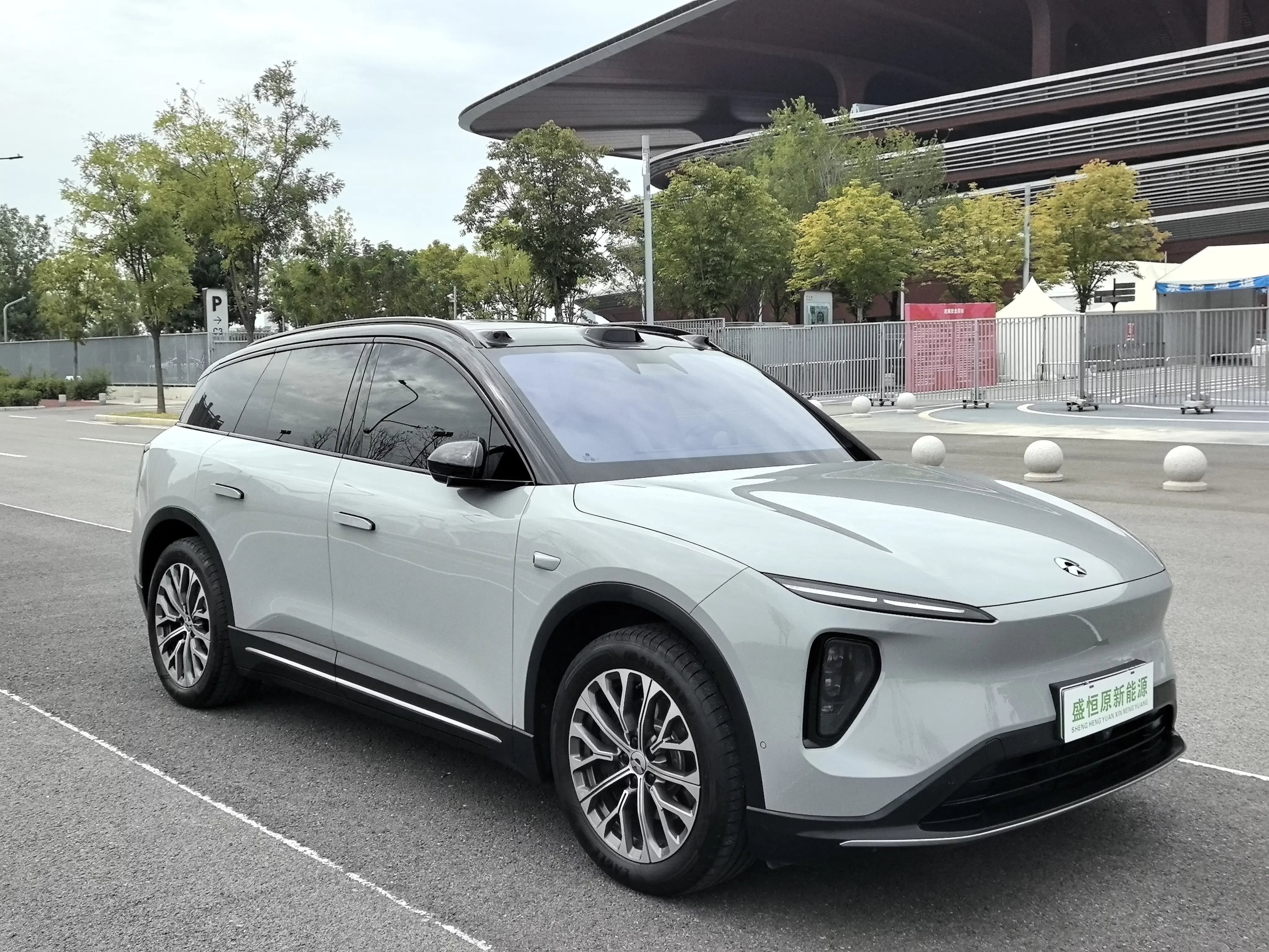 NIO ES6
