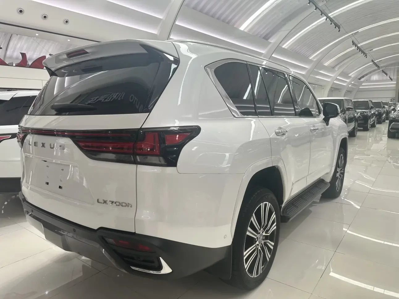 Lexus LX