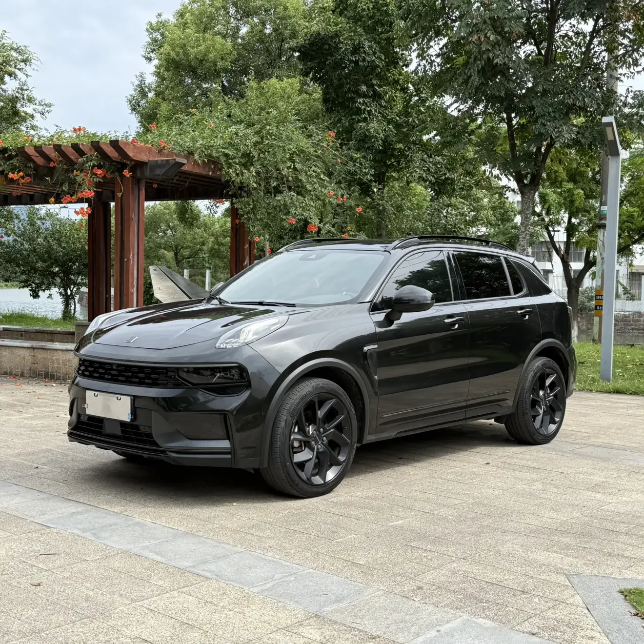Lynk & Co 01