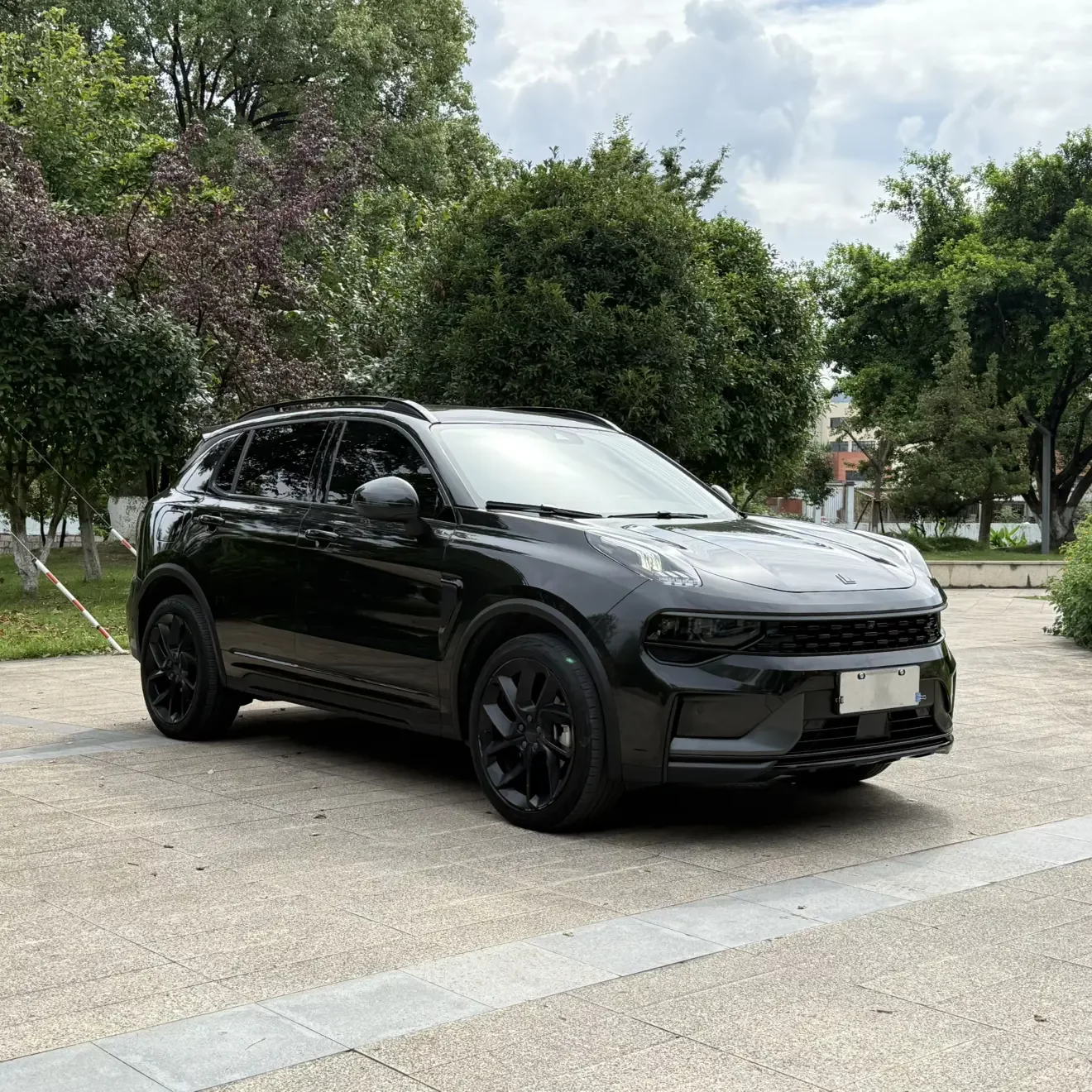Lynk & Co 01