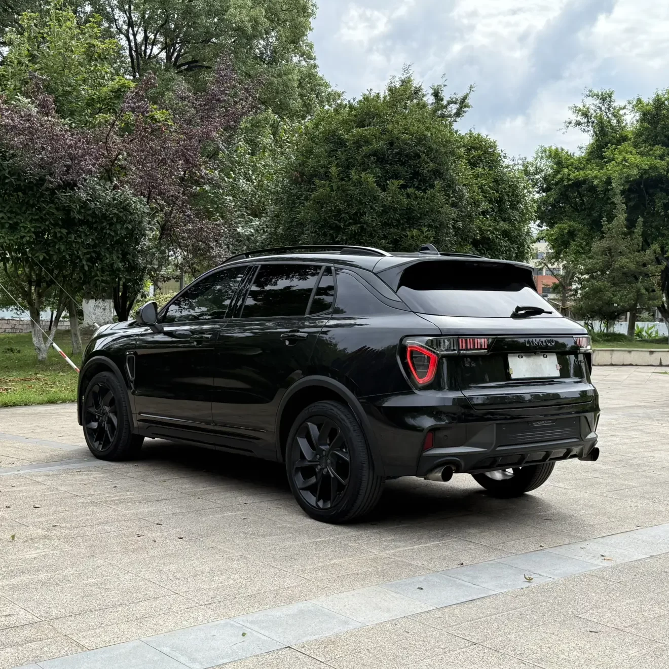 Lynk & Co 01