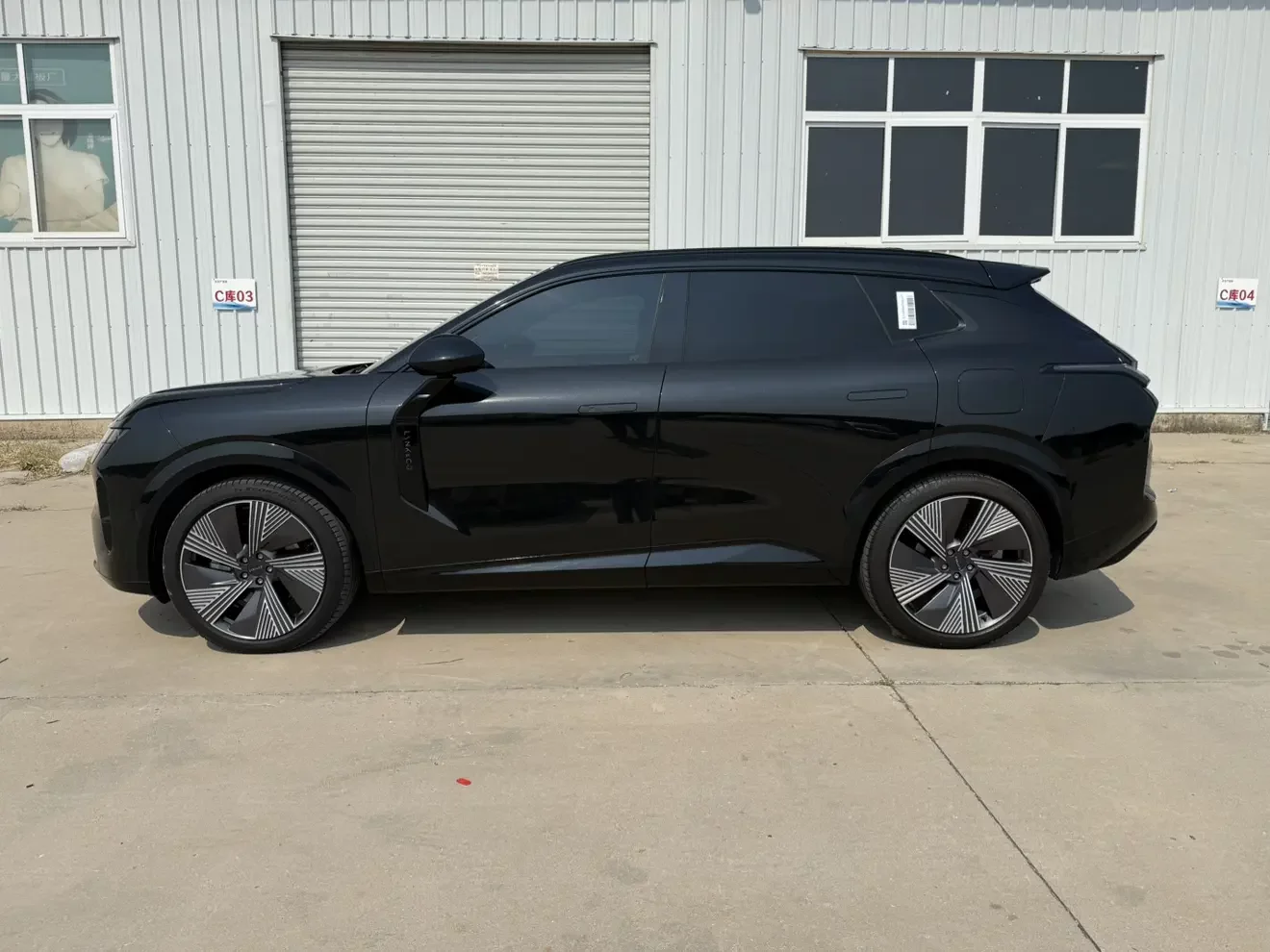 Lynk & Co 08 EM-P