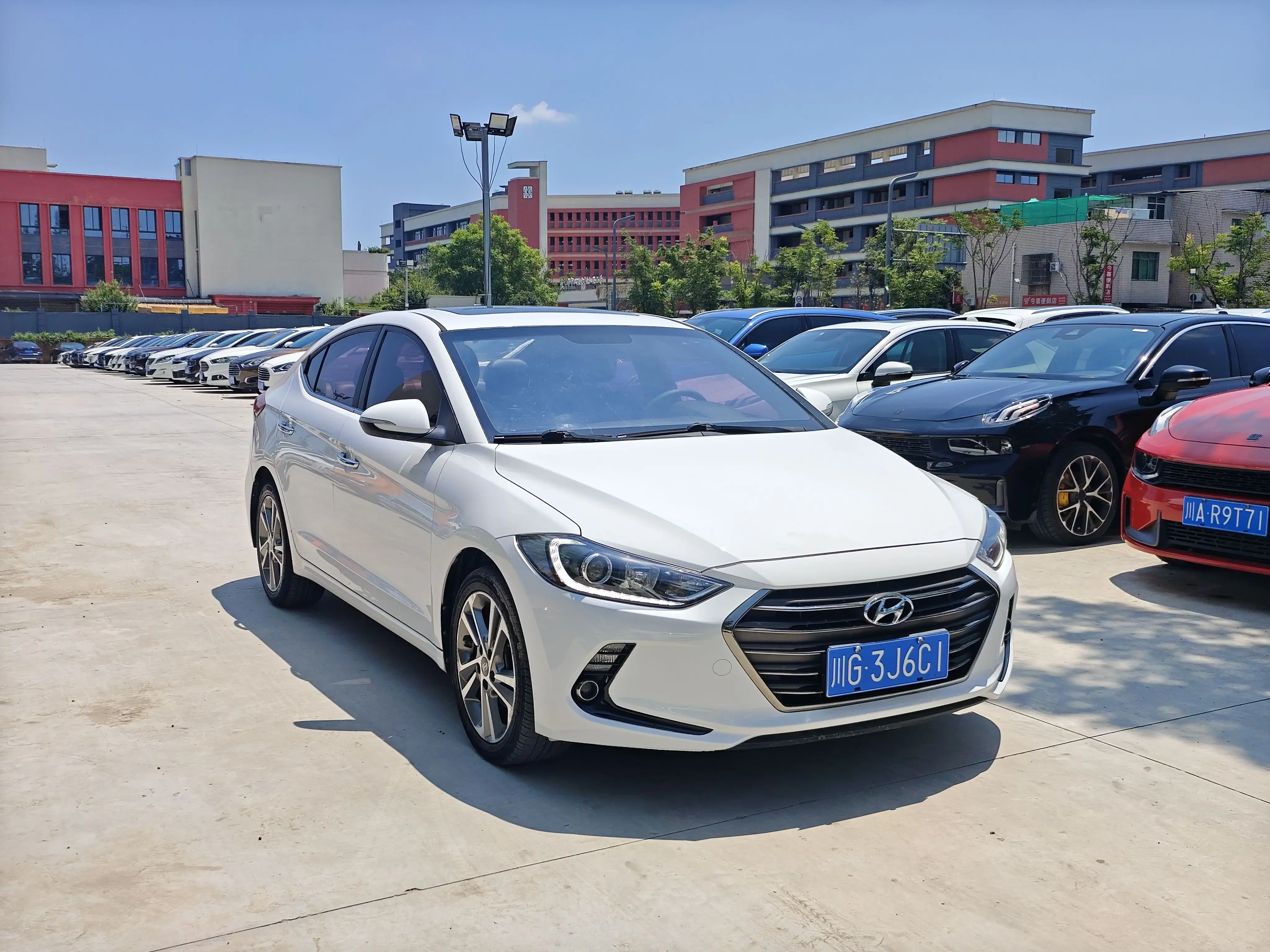 Hyundai Elantra Lingdong