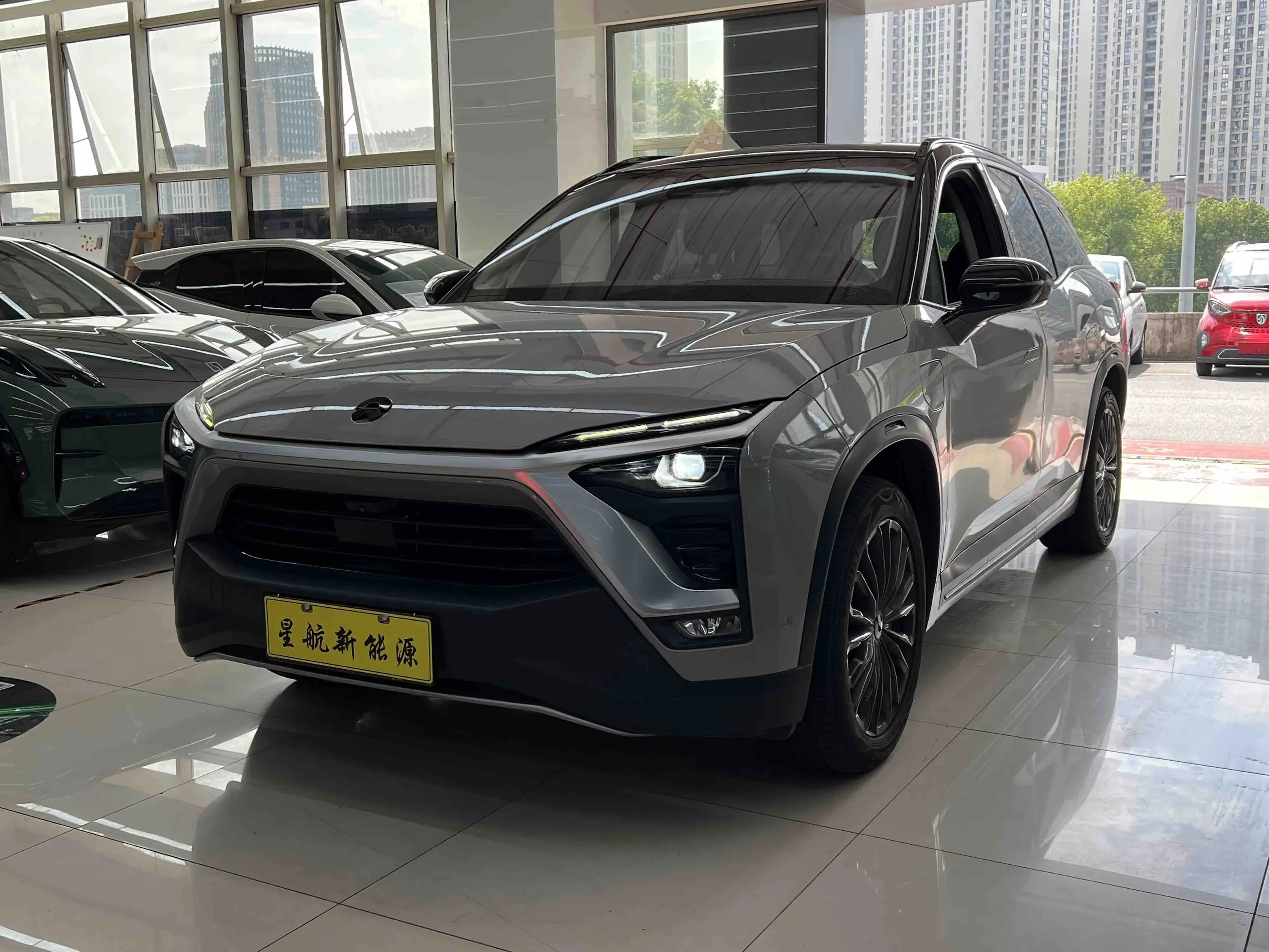 NIO ES8