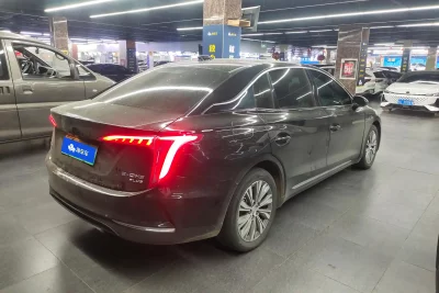 Hongqi E-QM5
