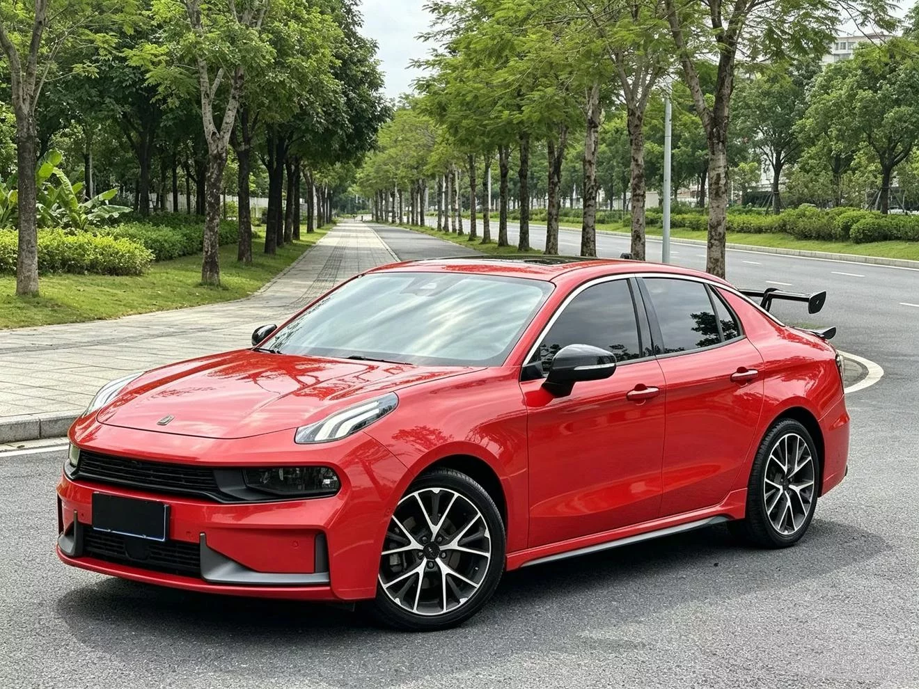 Lynk & Co 03