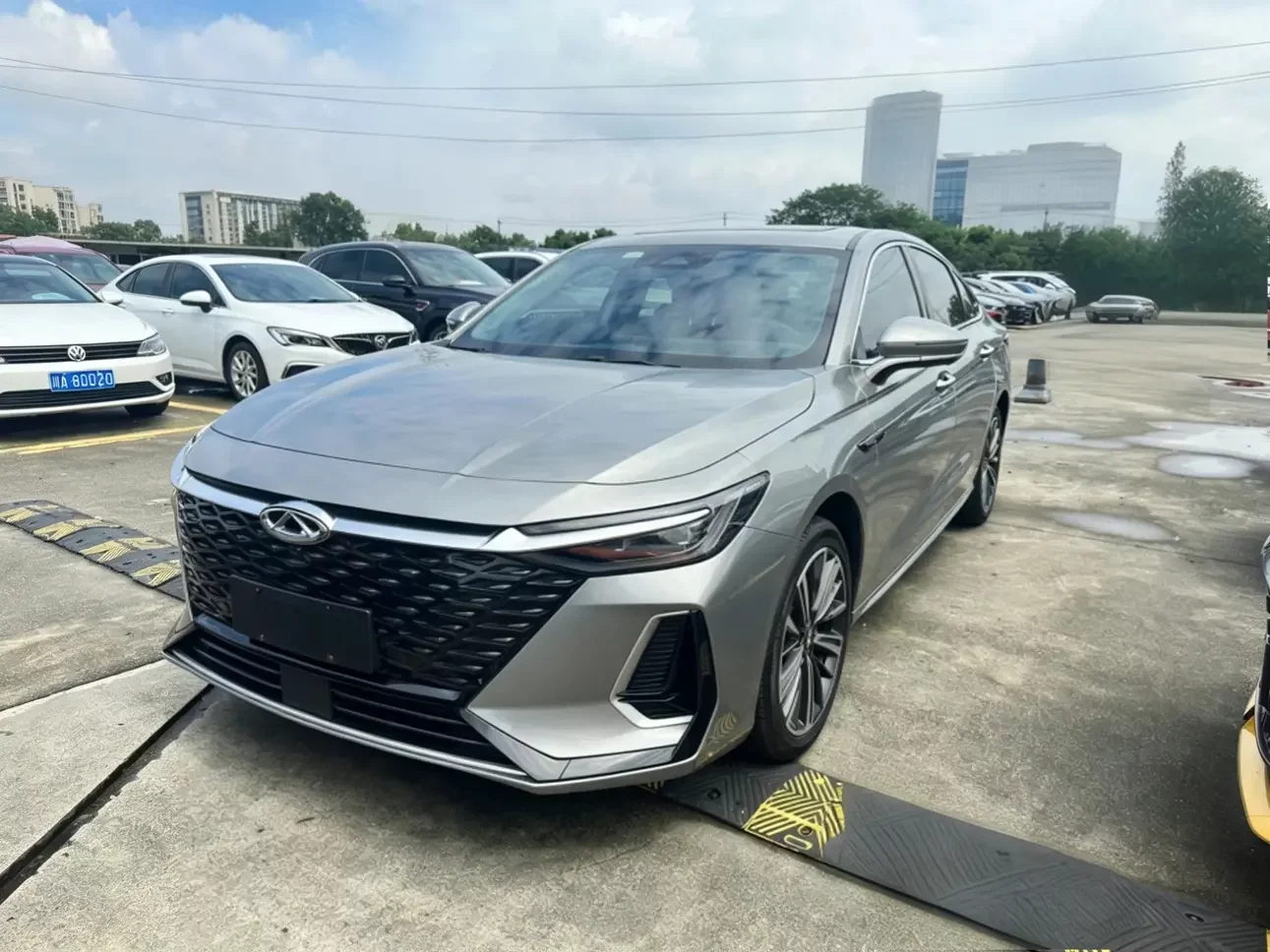 Chery Arrizo 8
