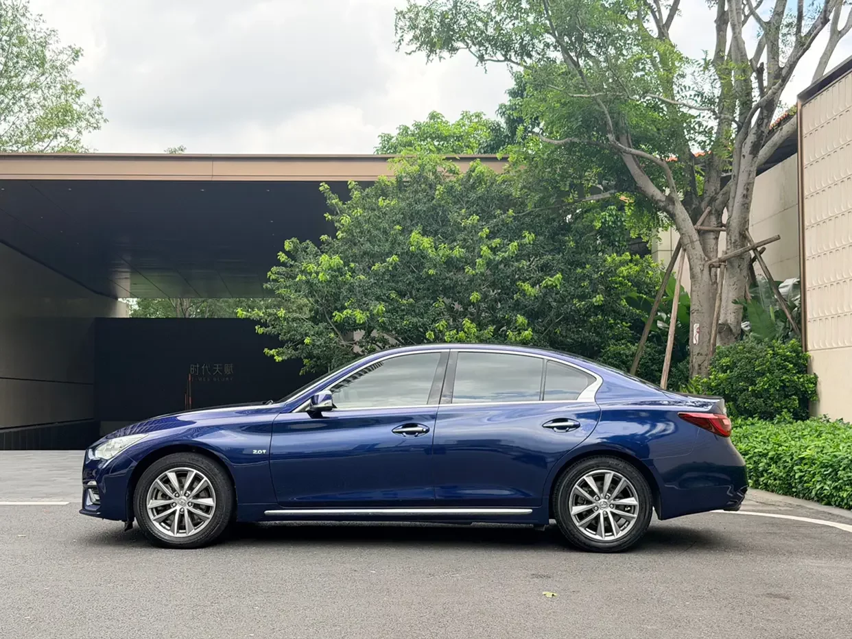 Infiniti Q50L