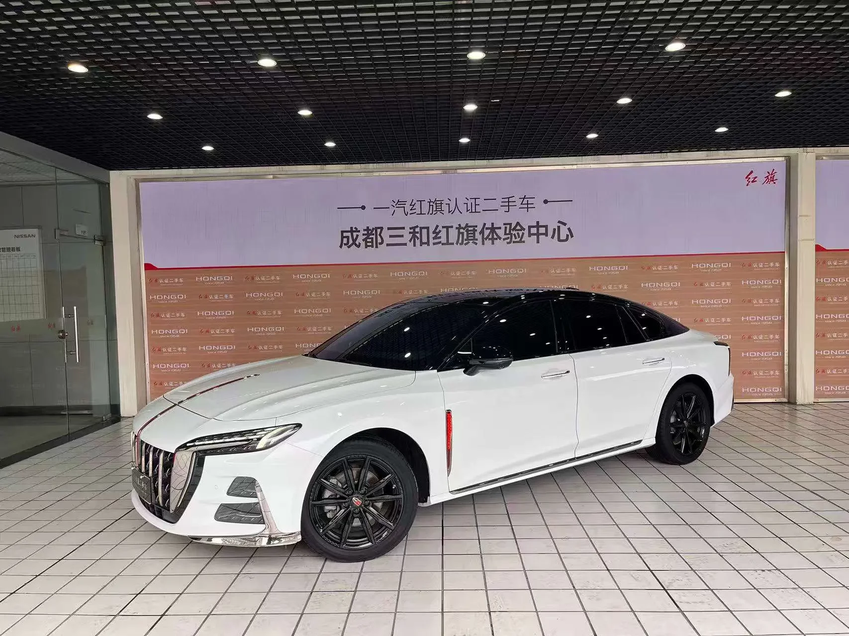 Hongqi H6